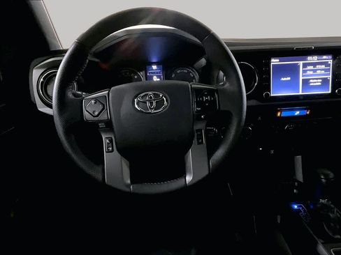 Used 2021 Toyota Tacoma TRD Sport w/ TRD Premium Sport Package AWD/4WD image 5