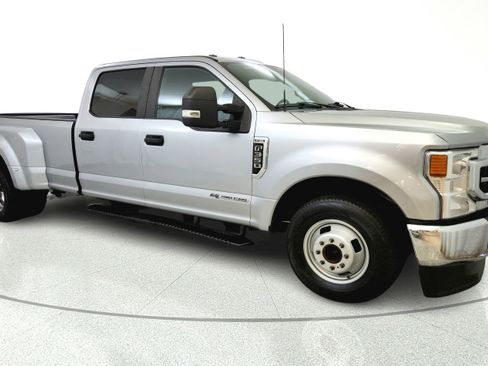 Used 2022 Ford F350 XL w/ STX Appearance Package RWD image 4