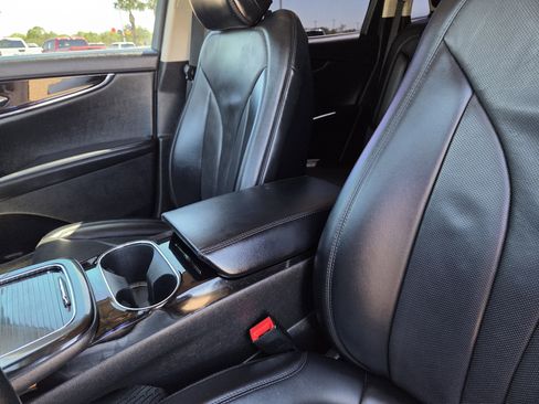 Used 2022 Lincoln Nautilus Reserve image 31