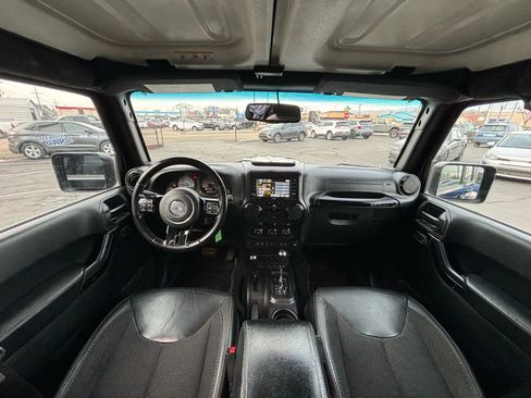 Used 2016 Jeep Wrangler Unlimited Sahara image 18