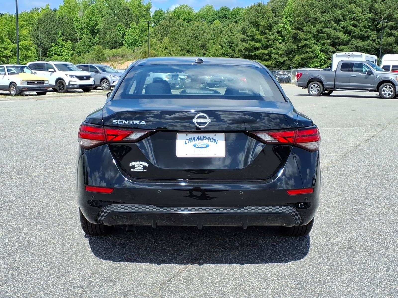 Used 2025 Nissan Sentra SV FWD image 24