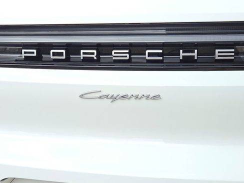 New 2026 Porsche Cayenne image 28