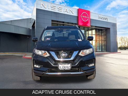 Used 2019 Nissan Rogue SV w/ Premium Package image 5