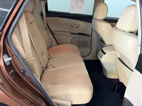 Used 2011 Toyota Venza image 16