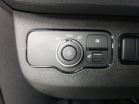 Used 2025 Mercedes-Benz Sprinter 2500 image 9
