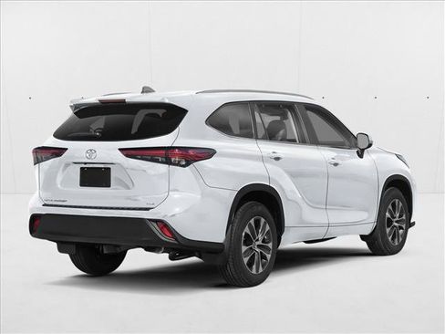 New 2026 Toyota Highlander XLE AWD/4WD image 2