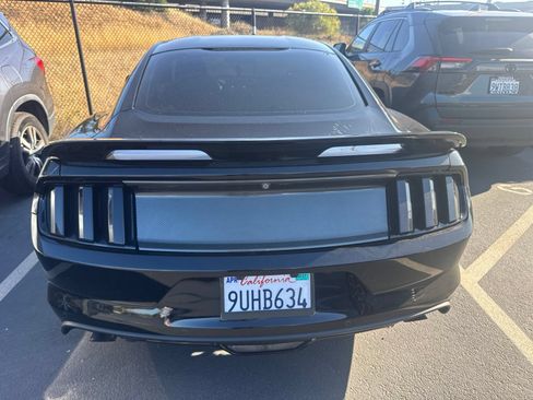 Used 2015 Ford Mustang Coupe RWD image 7