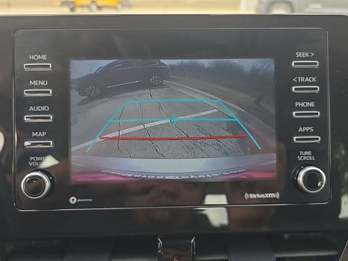 Used 2021 Toyota Camry LE image 22