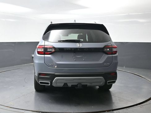 Used 2025 Honda Pilot Elite image 13