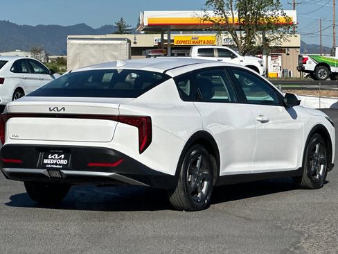 Used 2025 Kia K4 FWD image 4
