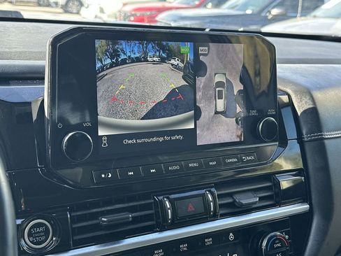 Used 2023 Nissan Pathfinder Platinum image 20