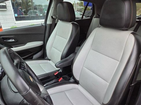 Used 2018 Chevrolet Trax Premier AWD/4WD image 11
