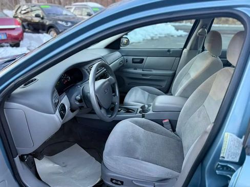 Used 2005 Ford Taurus SE FWD image 12