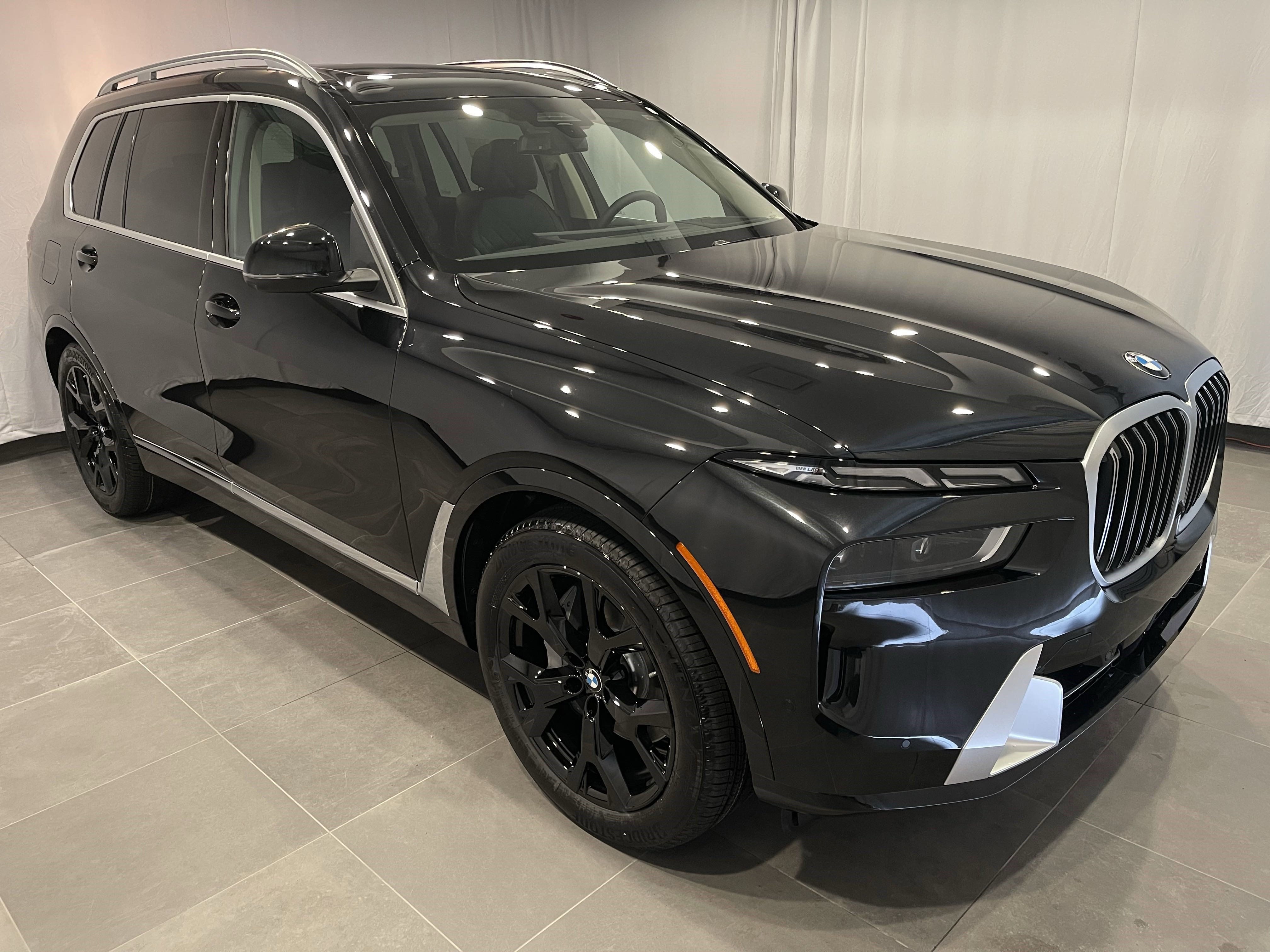 Used 2026 BMW X7 xDrive40i w/ Climate Comfort Package AWD/4WD image 3