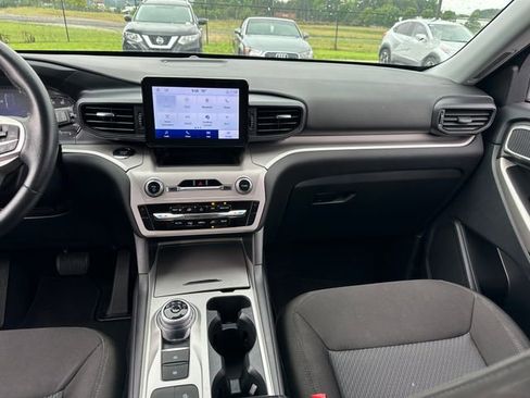Used 2023 Ford Explorer XLT RWD image 15