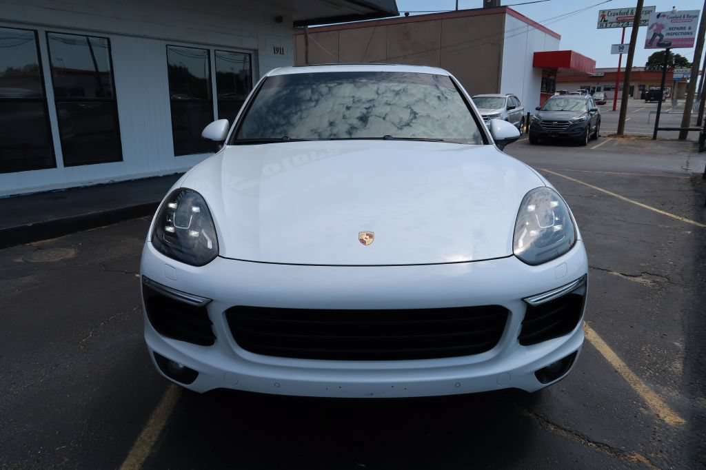 Used 2017 Porsche Cayenne AWD/4WD image 2
