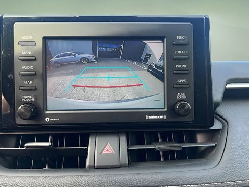 Used 2021 Toyota RAV4 XLE AWD/4WD image 15