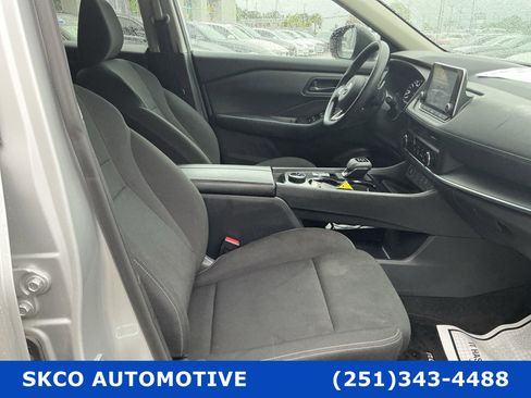 Used 2024 Nissan Rogue S AWD/4WD image 18