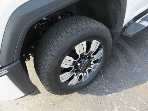 Used 2025 GMC Sierra 2500 Denali w/ Denali Reserve Package AWD/4WD image 16