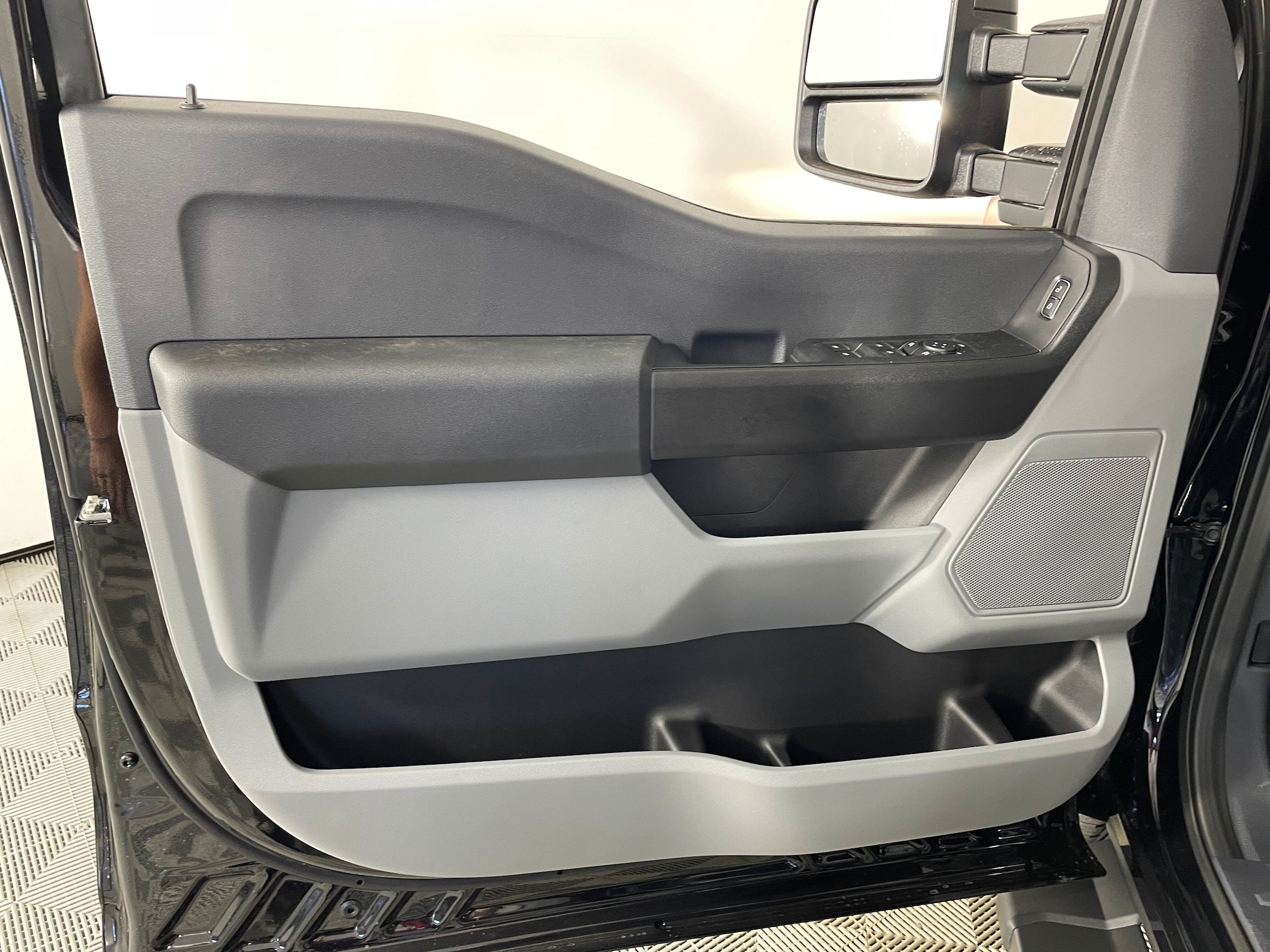 New 2027 Ford F350 XL w/ XL Driver Assist Package AWD/4WD image 8