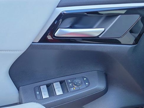 New 2026 Mitsubishi Outlander SE image 24