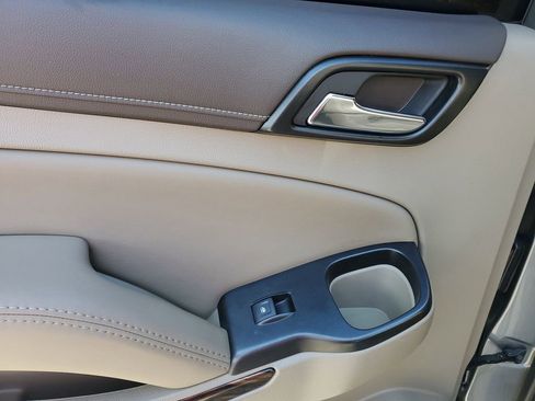 Used 2019 GMC Yukon XL SLT w/ Open Road Package image 16