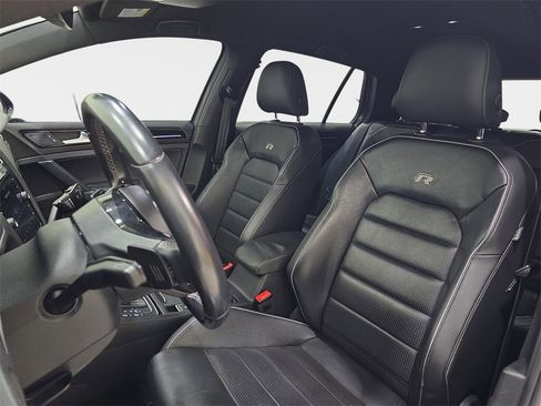 Used 2019 Volkswagen Golf R 4-Door image 17