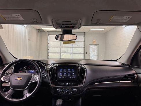 Used 2021 Chevrolet Traverse LT FWD image 21