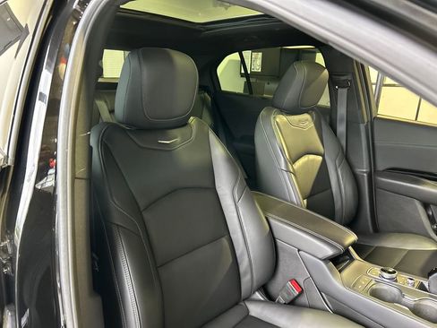 Used 2024 Cadillac XT4 Luxury w/ Cold Weather Package AWD/4WD image 34