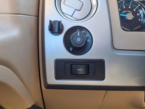 Used 2014 Ford F150 Lariat w/ Lariat Chrome Package image 24