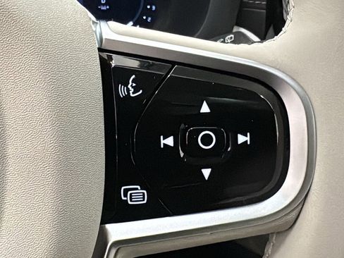 New 2026 Volvo XC60 B5 Ultra w/ Climate Package image 14