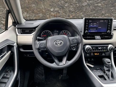 Used 2019 Toyota RAV4 XLE w/ Convenience Package image 5