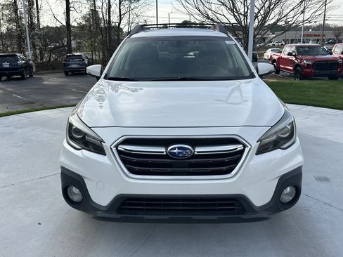 Used 2018 Subaru Outback 2.5i Limited image 3