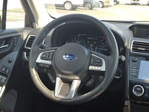 Used 2018 Subaru Forester 2.5i Touring AWD/4WD image 7
