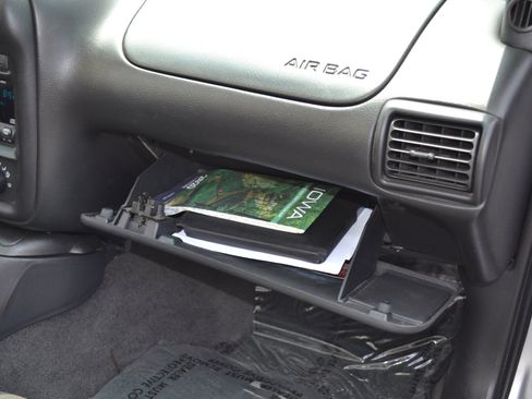 Used 2002 Chevrolet Camaro Z28 w/ SS Performance/Appearance Pkg image 29