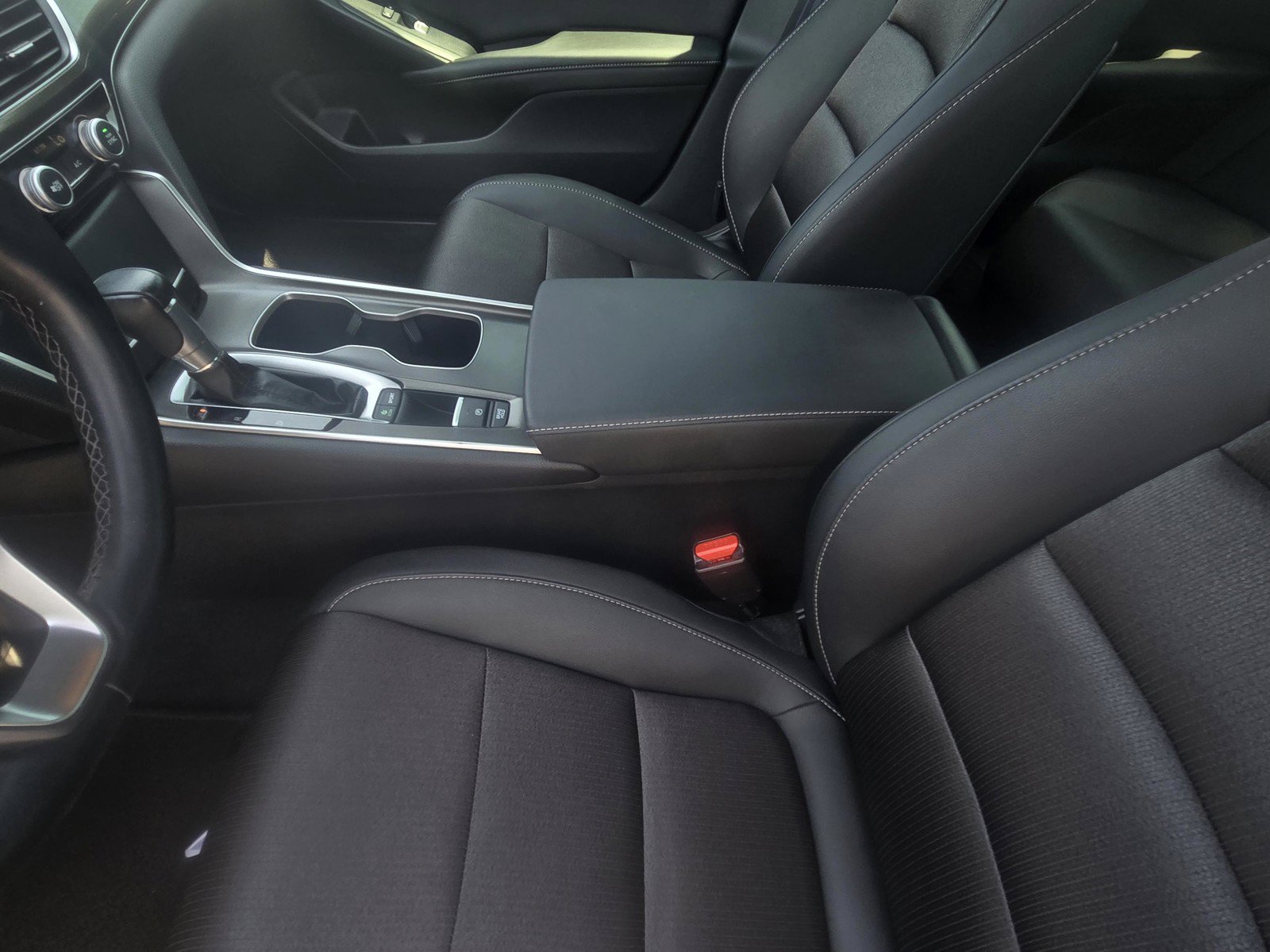 Used 2020 Honda Accord Sport image 11