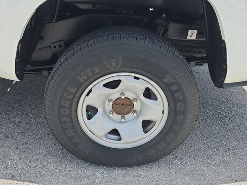 Used 2021 Toyota Tacoma SR AWD/4WD image 12