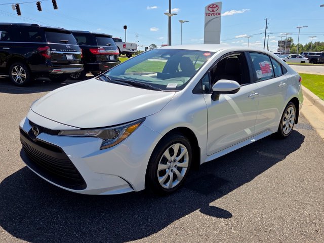 New 2026 Toyota Corolla LE FWD image 3