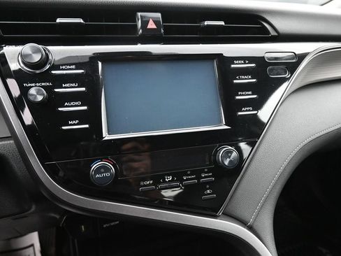 Used 2019 Toyota Camry SE w/ Protection Package (Q2) FWD image 14