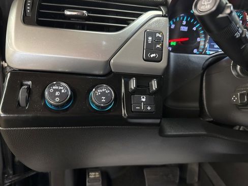 Used 2019 Chevrolet Suburban LT w/ LT Signature Package image 19