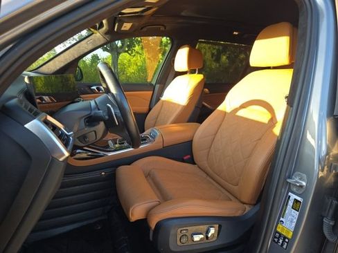 Used 2024 BMW X7 xDrive40i w/ Executive Package AWD/4WD image 14