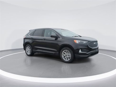 Used 2024 Ford Edge SEL image 2