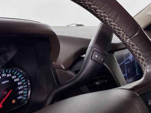 Used 2019 Chevrolet Suburban Premier image 17