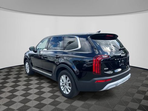 Used 2022 Kia Telluride LX AWD/4WD image 3