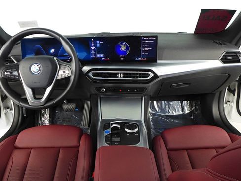 Used 2023 BMW i4 eDrive40 image 25