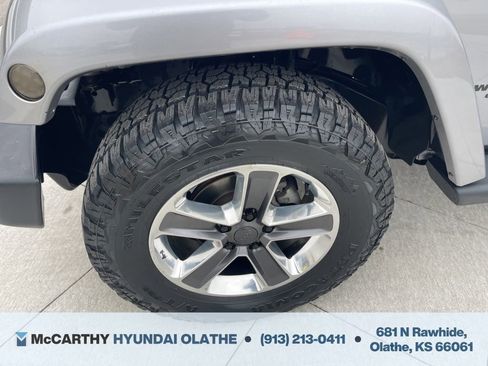 Used 2014 Jeep Wrangler Unlimited Sahara image 18