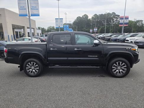 Used 2023 Toyota Tacoma Limited AWD/4WD image 4