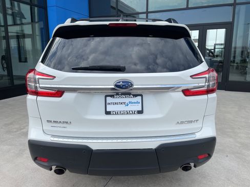 Used 2023 Subaru Ascent Premium w/ Convenience Package image 6