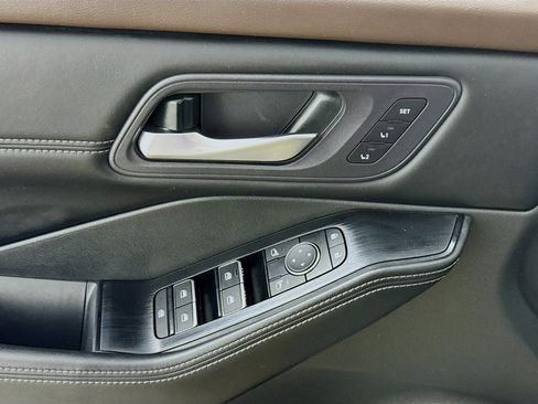 Used 2023 Nissan Rogue SL w/ SL Premium Package image 22