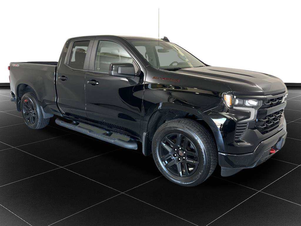 Used 2023 Chevrolet Silverado 1500 RST w/ Redline Edition AWD/4WD image 7